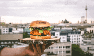 Food-Trend: Scandic präsentiert als erste Hotelkette in Europa den „Beyond Burger“