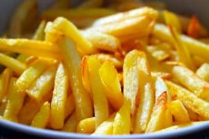 Mehr als nur frittierte Kartoffelstücke – Tank & Rast feiert den offiziellen „Tag der Pommes frites“